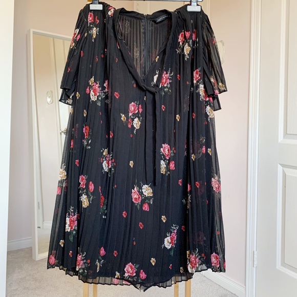 Zara Pleated Floral Romper Mini Dress Size XS - Picture 5 of 7